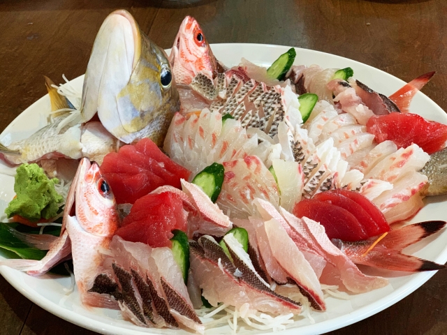 沖縄の刺身、魚