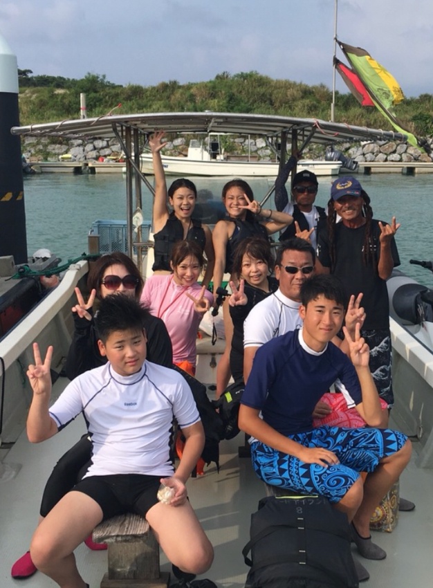 【久米島】☆即時確約☆一度は行くべき絶景『はての浜』上陸＆トロピカルシュノーケリングツアー＜嬉しい送迎付き＞楽しみ方は自由自在♪（No.802）