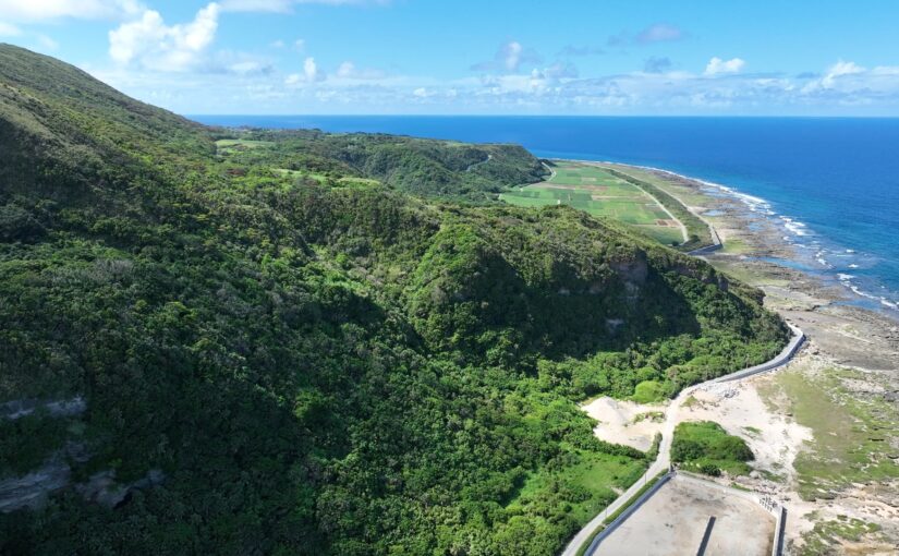 久米島　道路　海辺