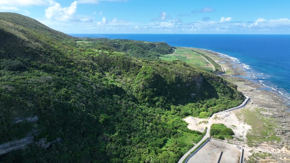 久米島　道路　海辺