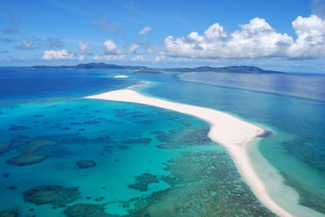 久米島はての浜を空から望む絶景