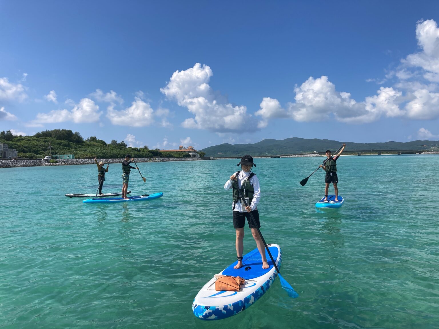 【久米島/約1時間】東洋一美しい海でSUP体験☆ウミガメと出会えるかも《初心者大歓迎・写真無料》（No.832）