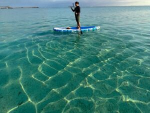 久米島で楽しむ青空SUP体験