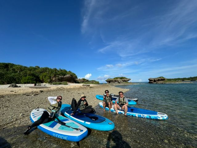 【久米島/約1.5時間】SUPで行く秘境のシュノーケリングツアー！地元民も知らない秘密のスポットへ☆《初心者大歓迎・写真無料》（No.834）