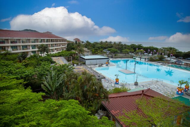 ホテル　プール