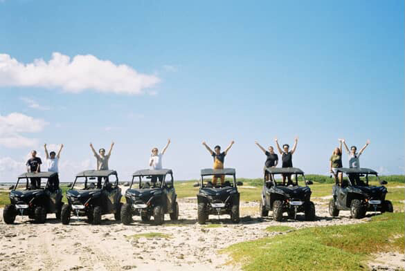 【久米島/1時間】迫力満点！大型バギーで大自然を駆け抜ける爽快感☆初心者OK☆ショートプランで豪快走行！《要普通免許・雨の日もOK・GoPro写真データプレゼント》（No.838）