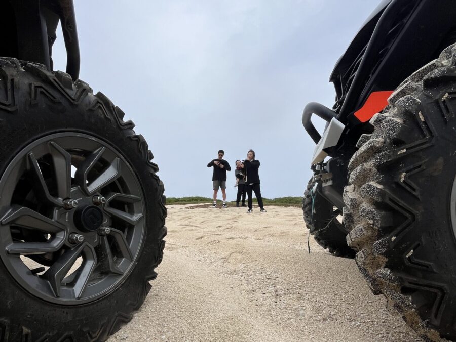 【久米島/1時間】迫力満点！大型バギーで大自然を駆け抜ける爽快感☆初心者OK☆ショートプランで豪快走行！《要普通免許・雨の日もOK・GoPro写真データプレゼント》（No.838）